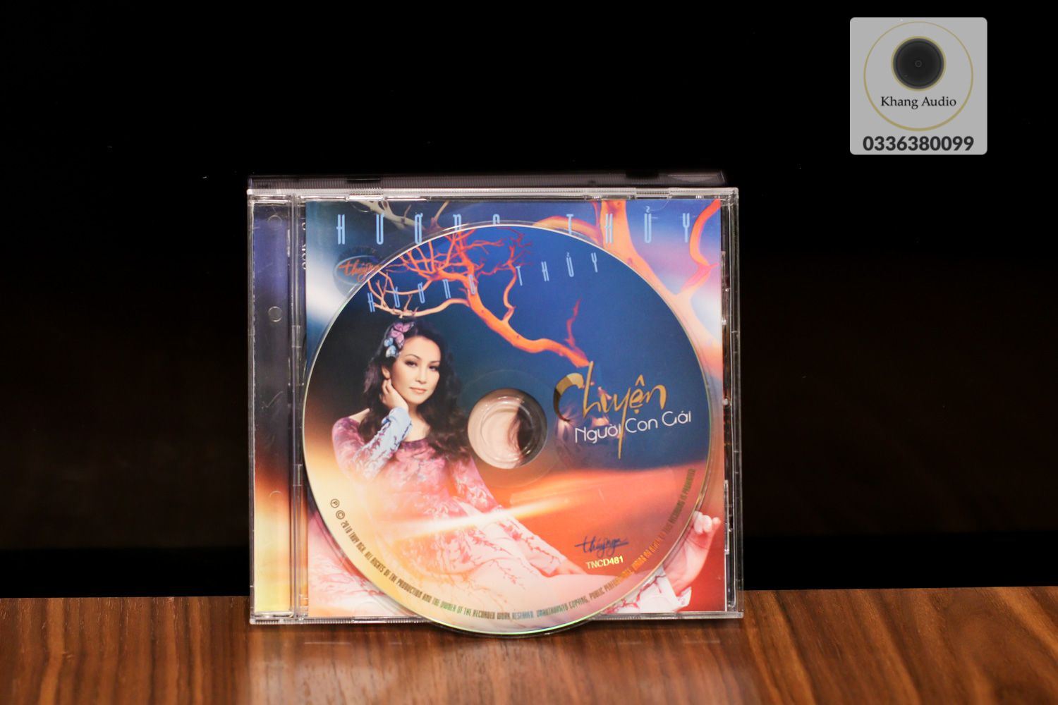 CD v&agrave; hộp đĩa Chuyện Người Con G&aacute;i &ndash; Hương Thủy