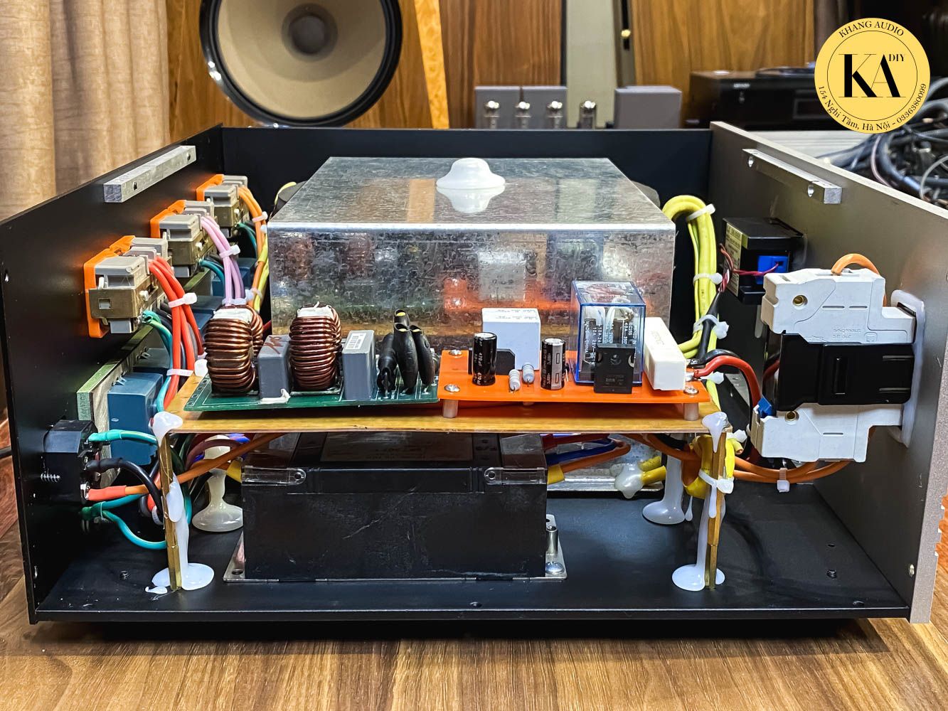 Biến Áp Cách Ly Xuyến CBN 3.5KVA Walnut
