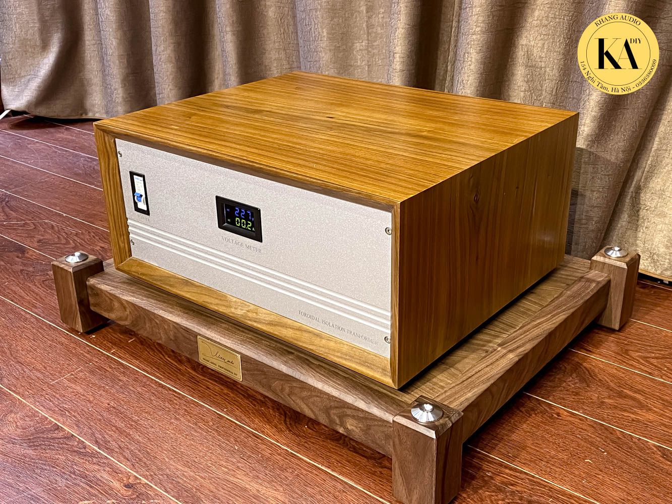 Biến Áp Cách Ly Xuyến CBN 3.5KVA Walnut