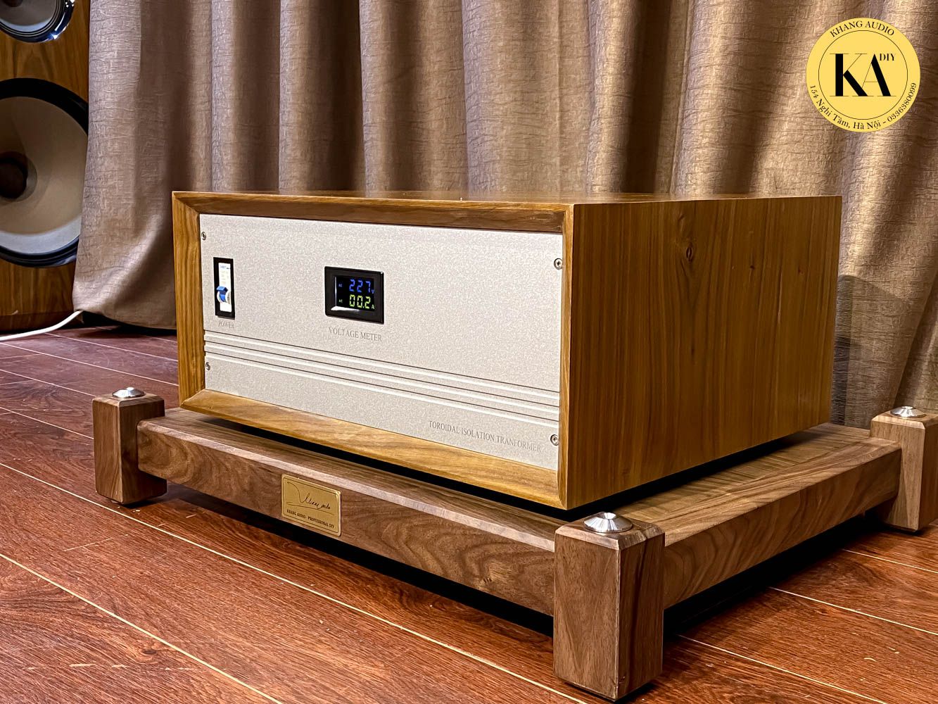 Biến Áp Cách Ly Xuyến CBN 3.5KVA Walnut